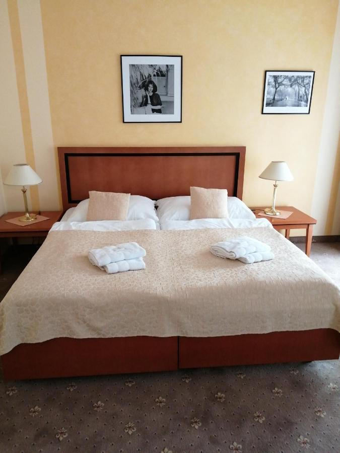 Apartmany Cesky Dvur Mariánské Lázně Exterior foto